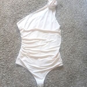 Absolutely Beautiful Express Cream One Shoulder Thong Bodysuit NWT Size Large